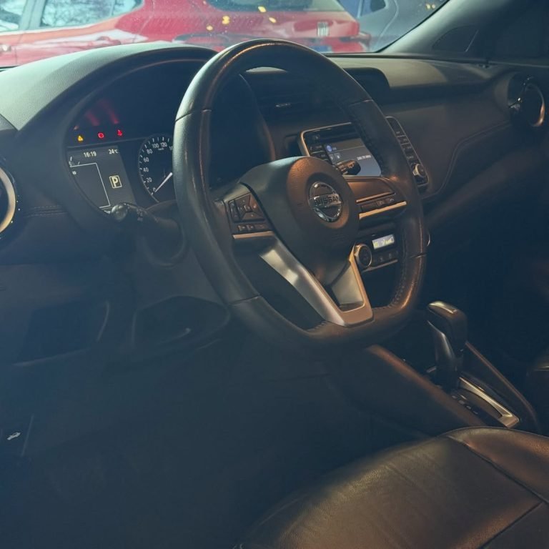 Nissan Kicks SL CVT