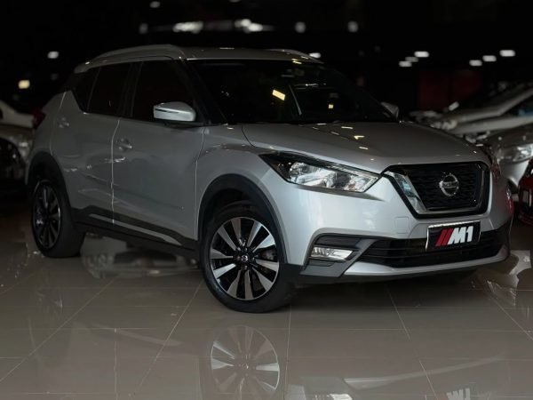 Nissan Kicks SL CVT